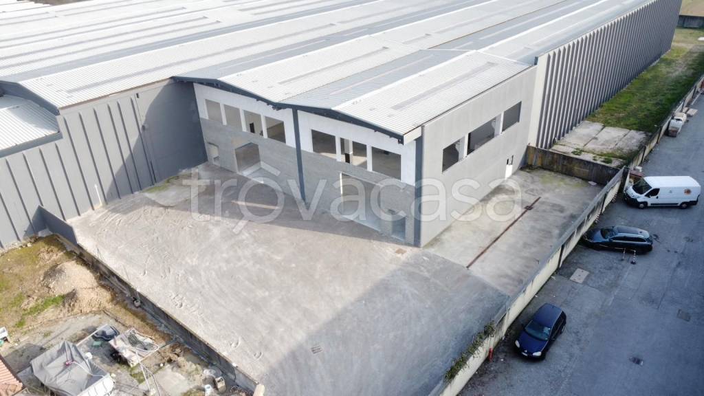 locale commerciale in affitto a Martinengo
