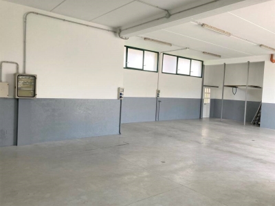 locale commerciale in affitto a Montello