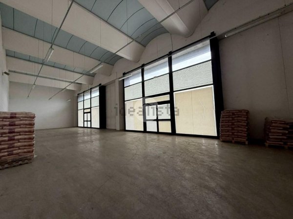 negozio in affitto a Mornico al Serio