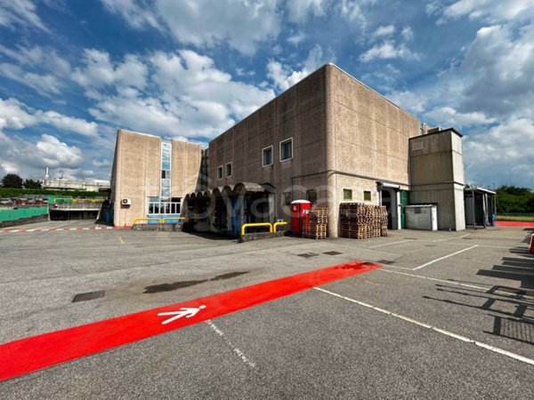 locale commerciale in affitto a Mozzo