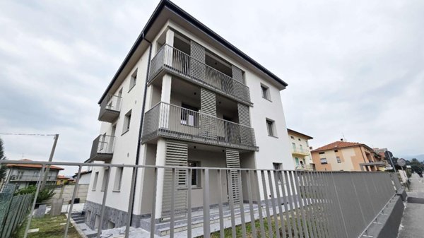 appartamento in affitto a Mozzo