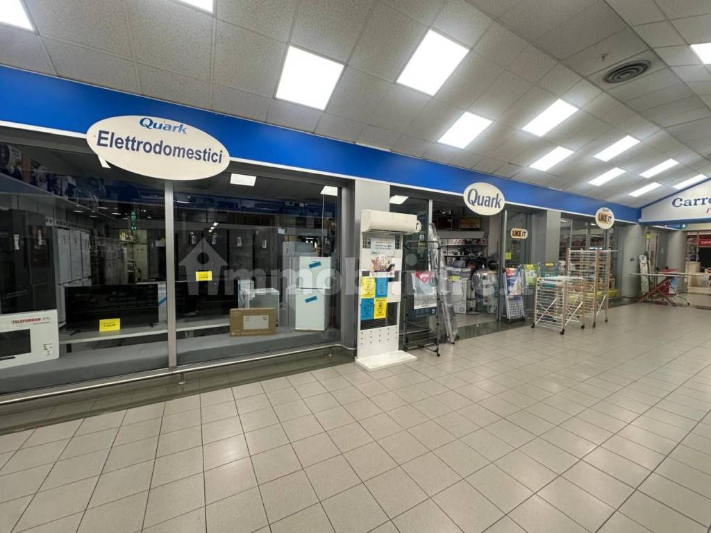 negozio in affitto a Mozzo