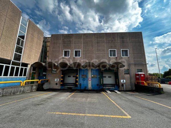 locale commerciale in affitto a Mozzo