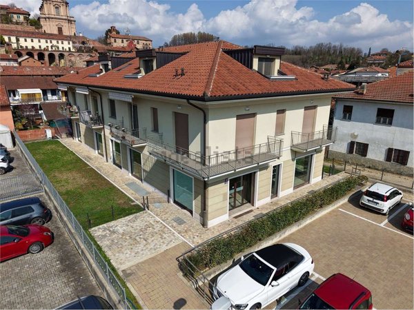 locale commerciale in affitto ad Andezeno