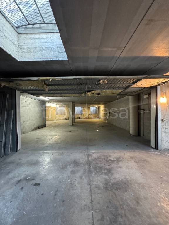 locale commerciale in affitto a Nembro