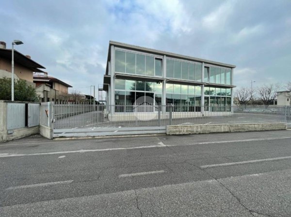 locale commerciale in affitto ad Orio al Serio