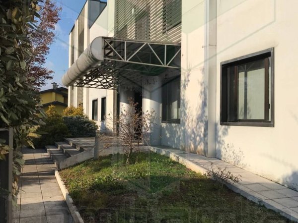 ufficio in affitto ad Osio Sopra