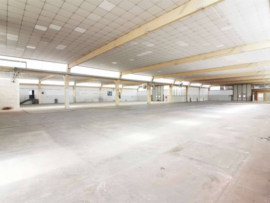 locale commerciale in affitto ad Osio Sopra