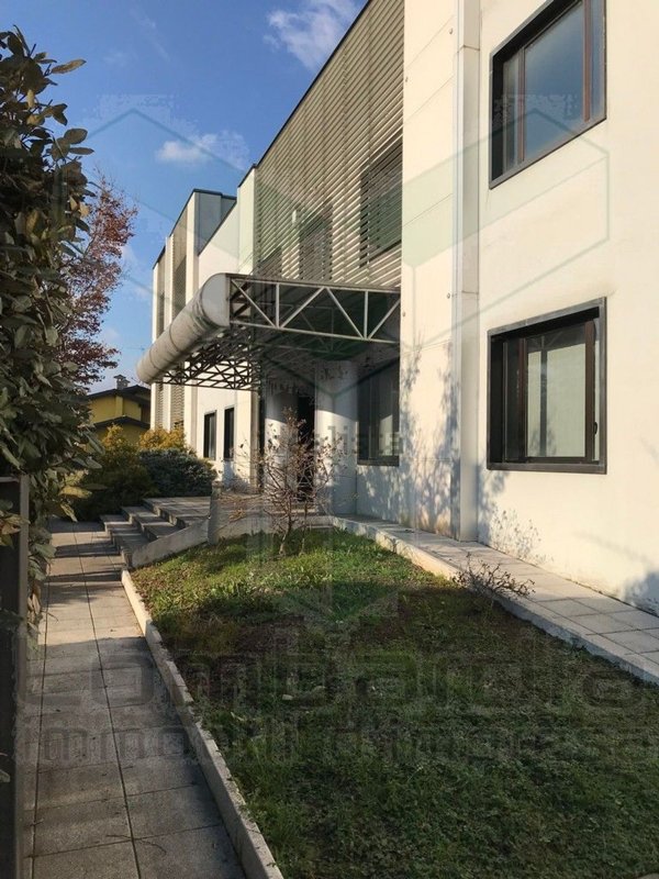 ufficio in affitto ad Osio Sopra