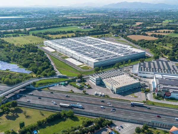 locale commerciale in affitto ad Osio Sotto