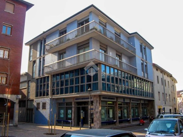 ufficio in affitto ad Osio Sotto