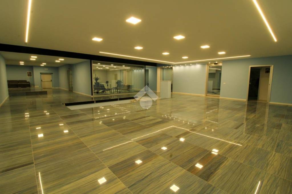 locale commerciale in affitto ad Osio Sotto