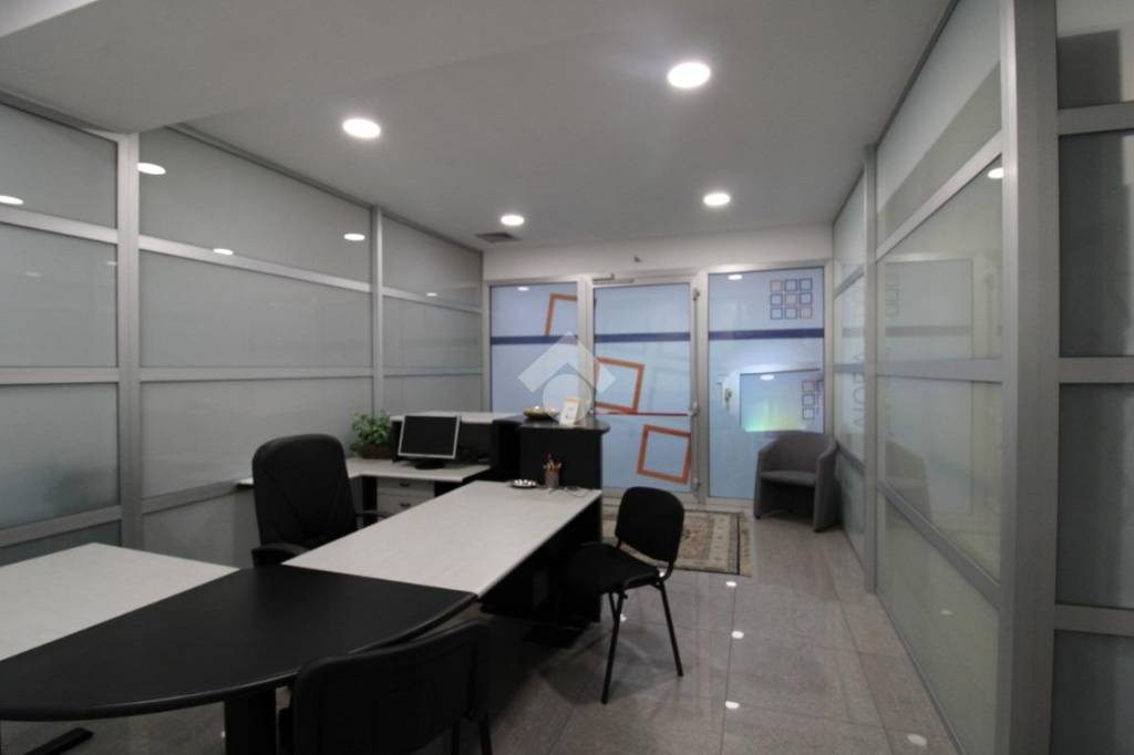 negozio in affitto ad Osio Sotto