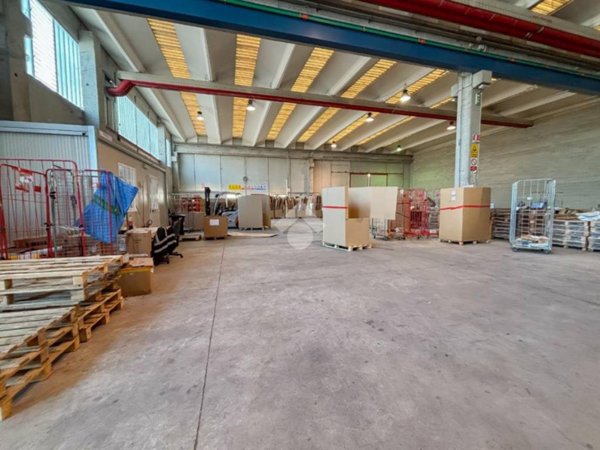 capannone in affitto ad Osio Sotto