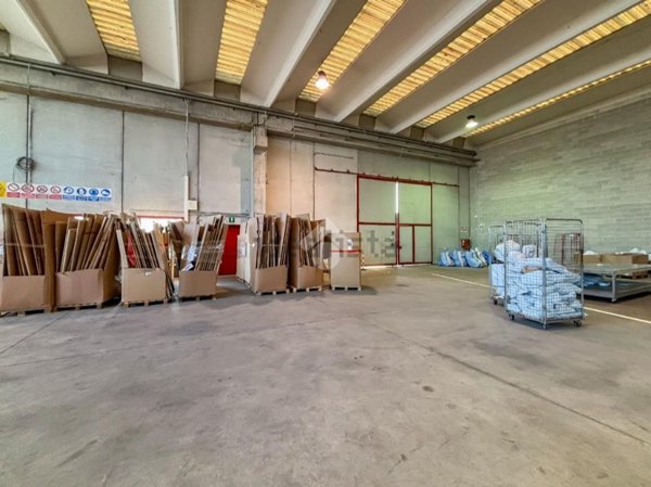 capannone in affitto ad Osio Sotto