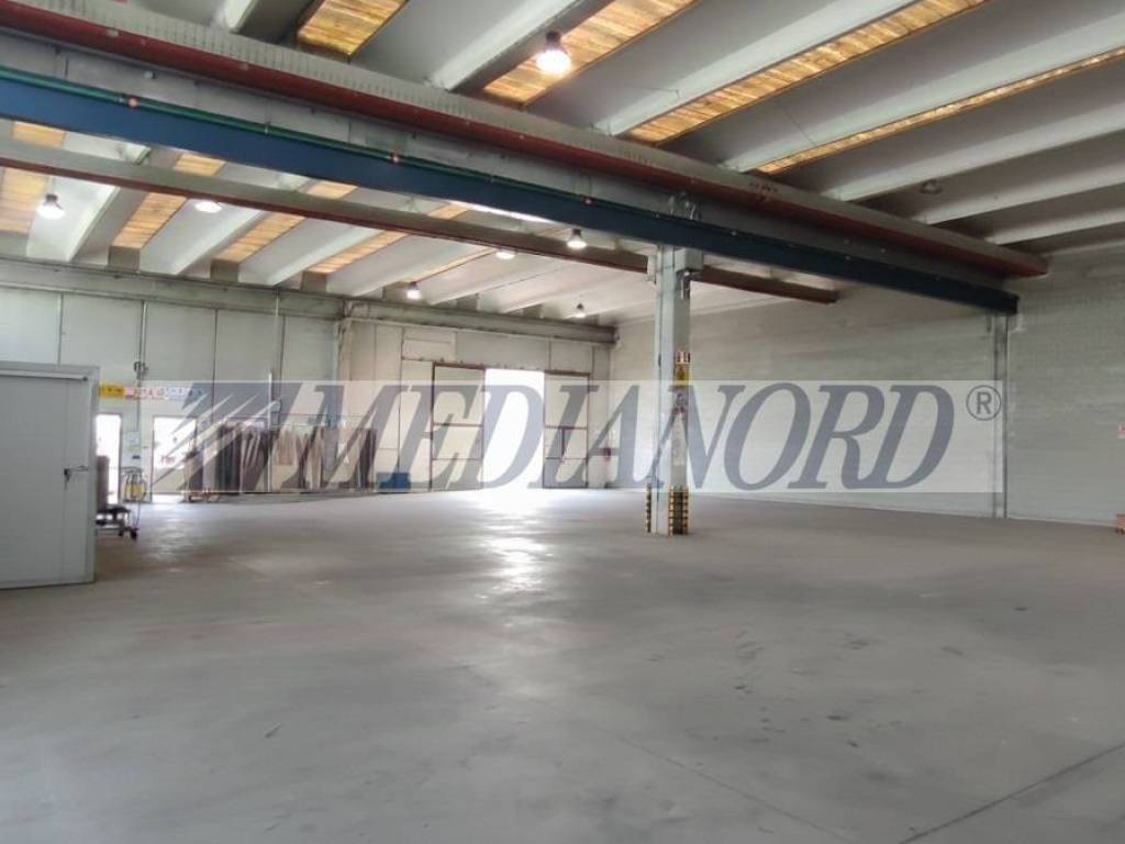 locale commerciale in affitto ad Osio Sotto