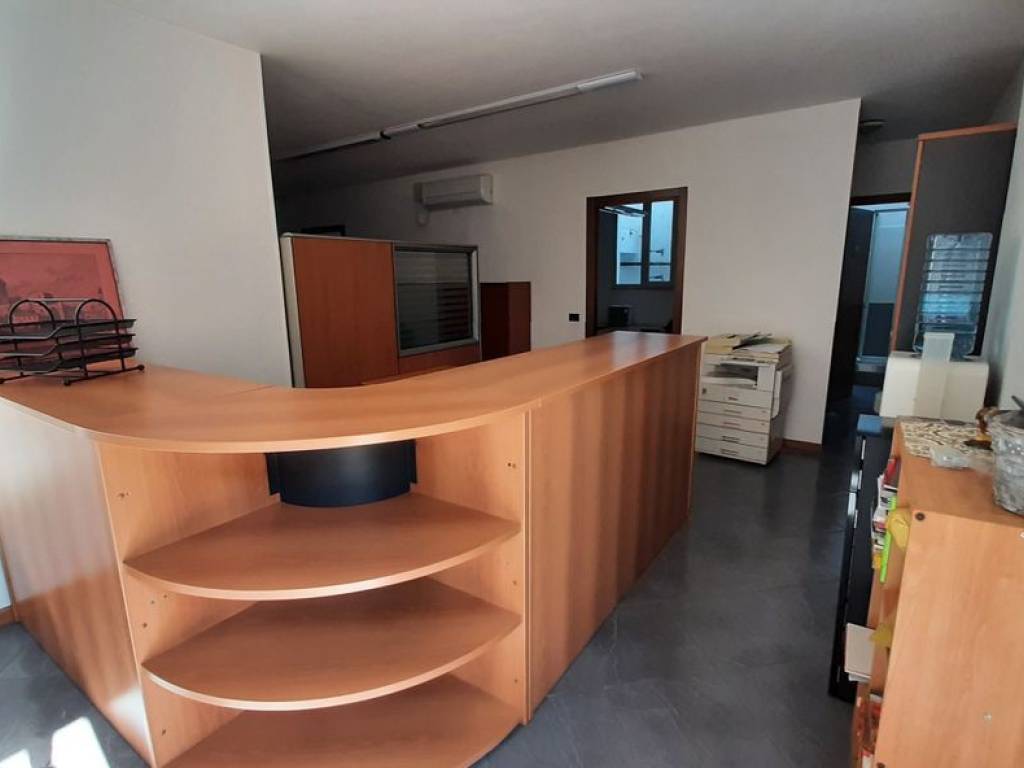 ufficio in affitto ad Osio Sotto
