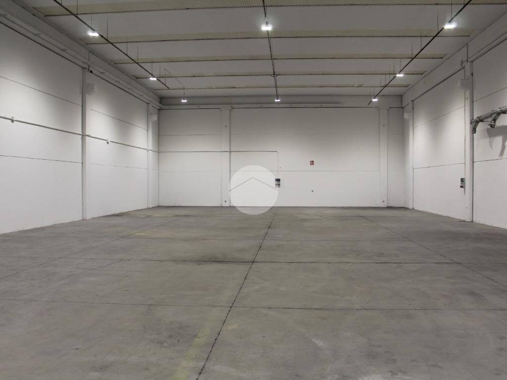 locale commerciale in affitto ad Osio Sotto