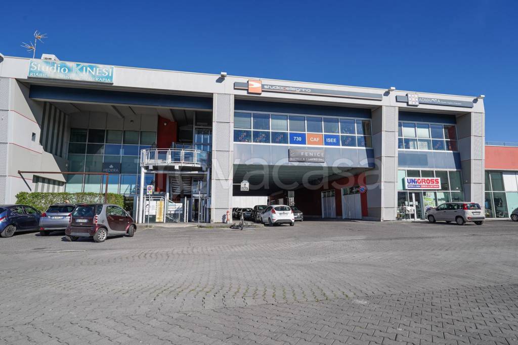 negozio in affitto ad Osio Sotto