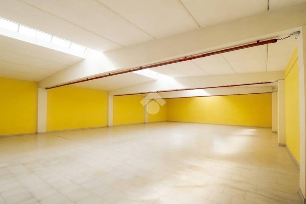 locale commerciale in affitto ad Osio Sotto