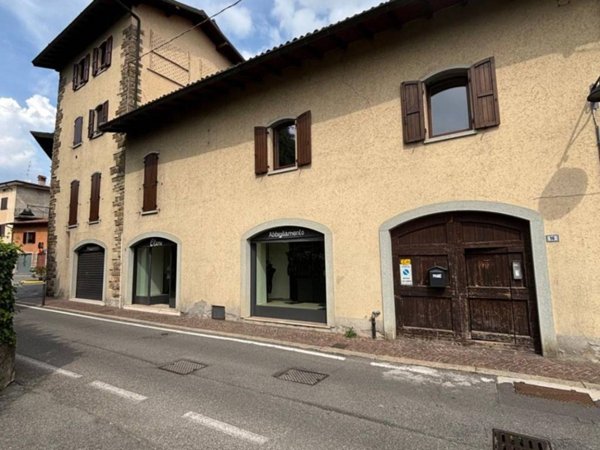 negozio in affitto a Paladina