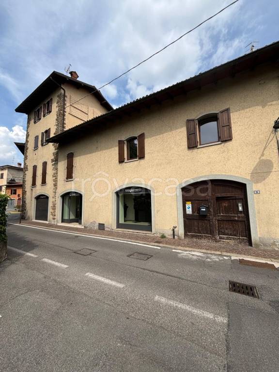 negozio in affitto a Paladina