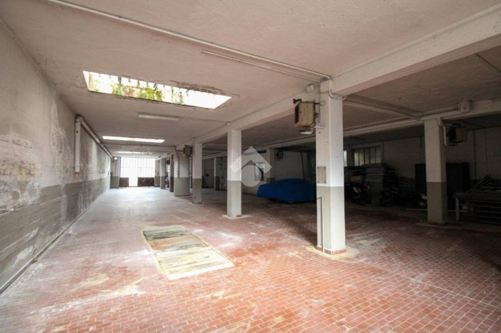 locale commerciale in affitto a Paladina