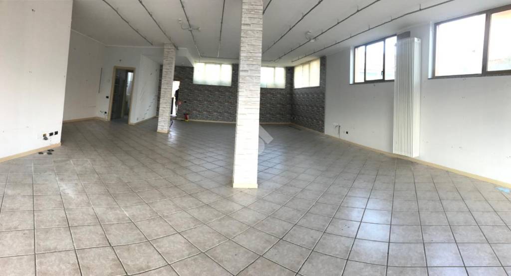 negozio in affitto a Pedrengo
