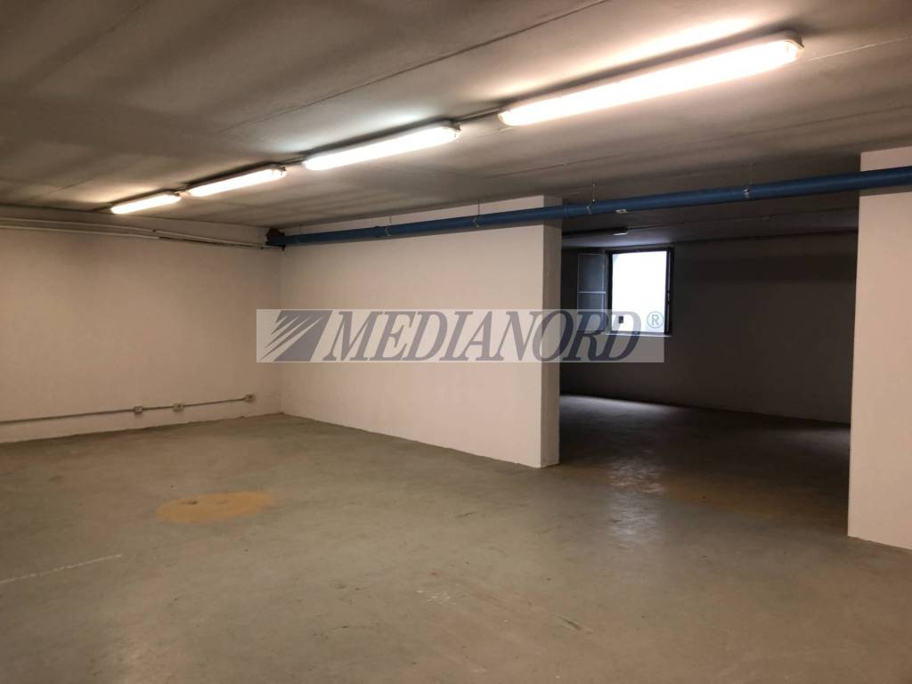 locale commerciale in affitto a Pedrengo