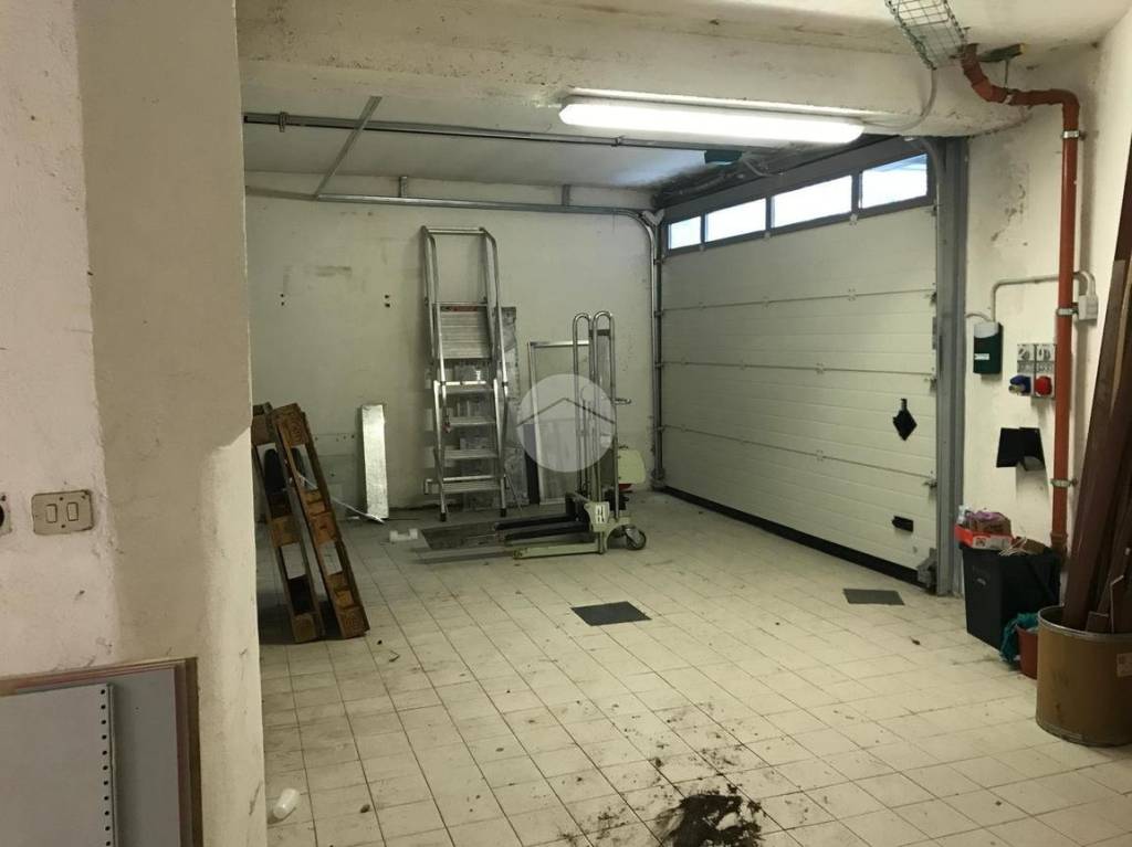 locale commerciale in affitto a Pedrengo