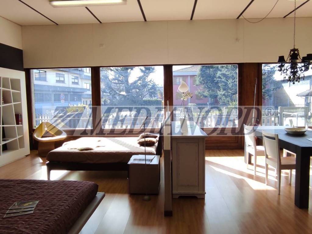 locale commerciale in affitto a Pedrengo