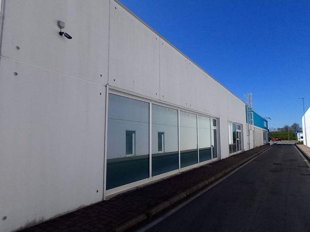 locale commerciale in affitto a Pedrengo