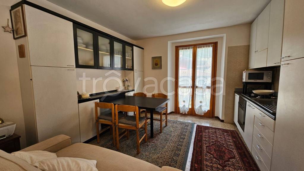 appartamento in affitto a Ponte Nossa