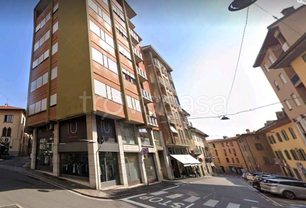 trivano in affitto a Ponte San Pietro