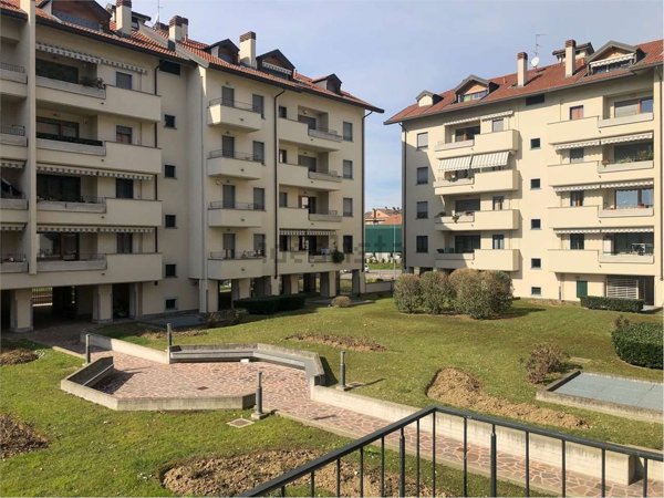 appartamento in affitto a Ponte San Pietro in zona Locate
