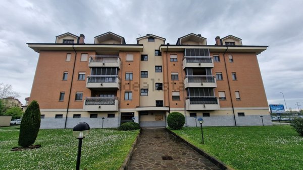 appartamento in affitto a Ponte San Pietro in zona Locate