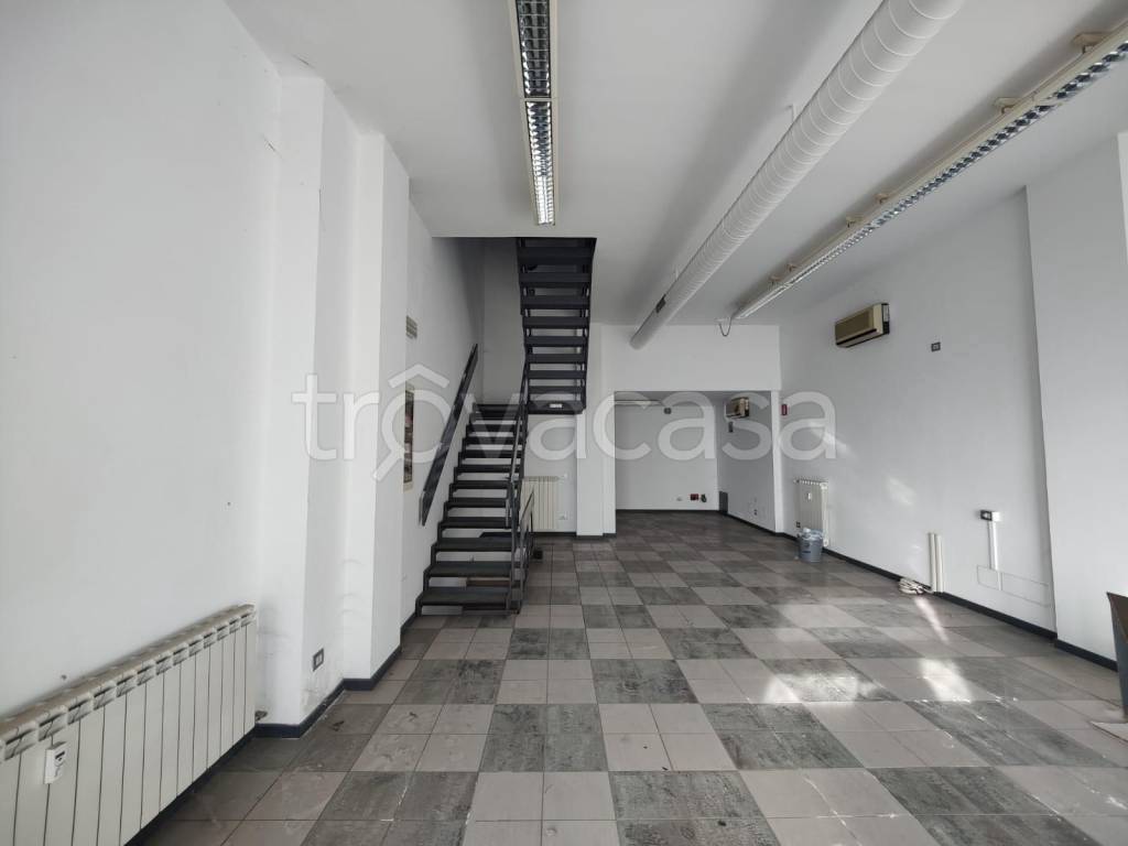 negozio in affitto a Ponte San Pietro