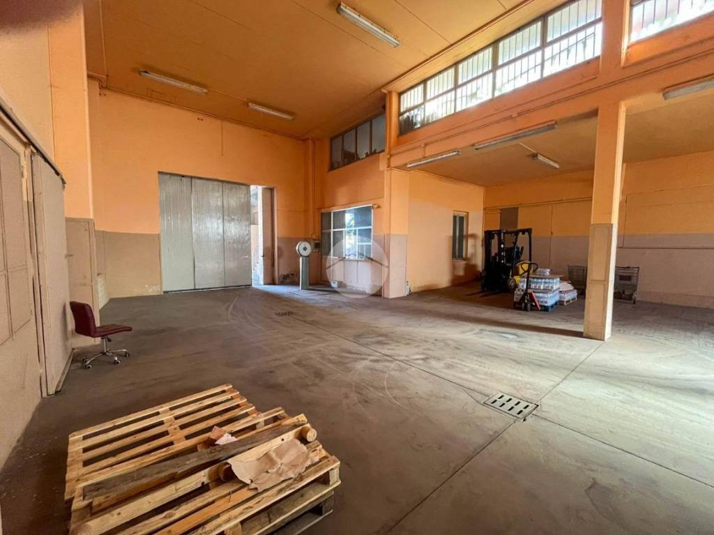 locale commerciale in affitto a Pontirolo Nuovo