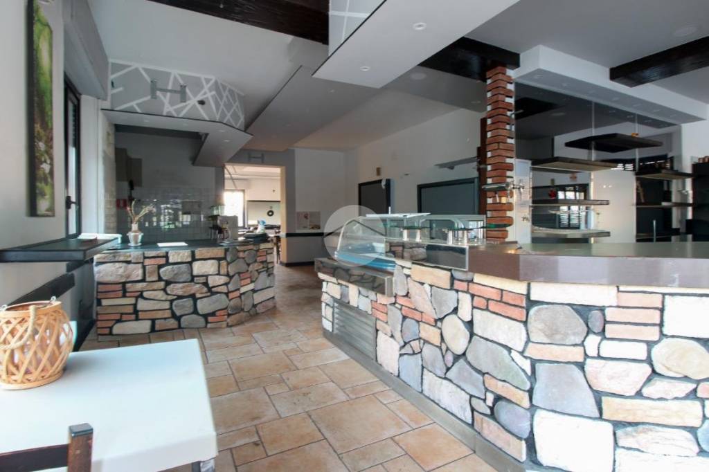 negozio in affitto a Pontirolo Nuovo