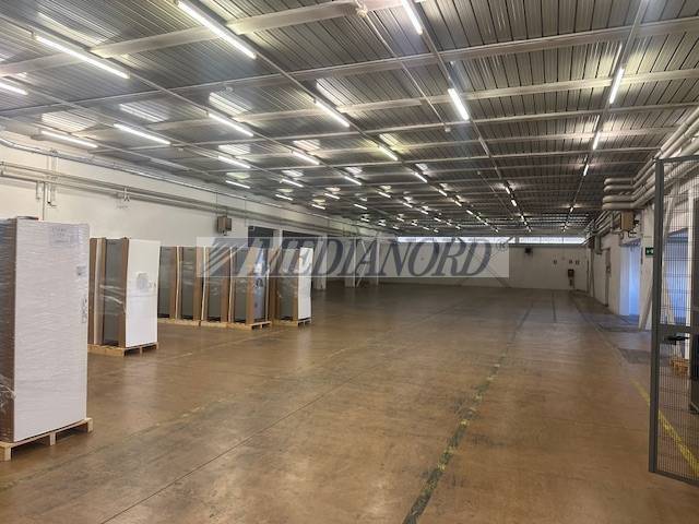capannone in affitto a Presezzo