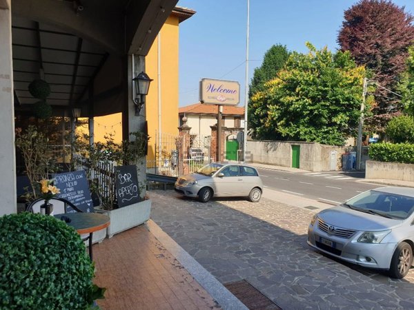 locale commerciale in affitto a Presezzo