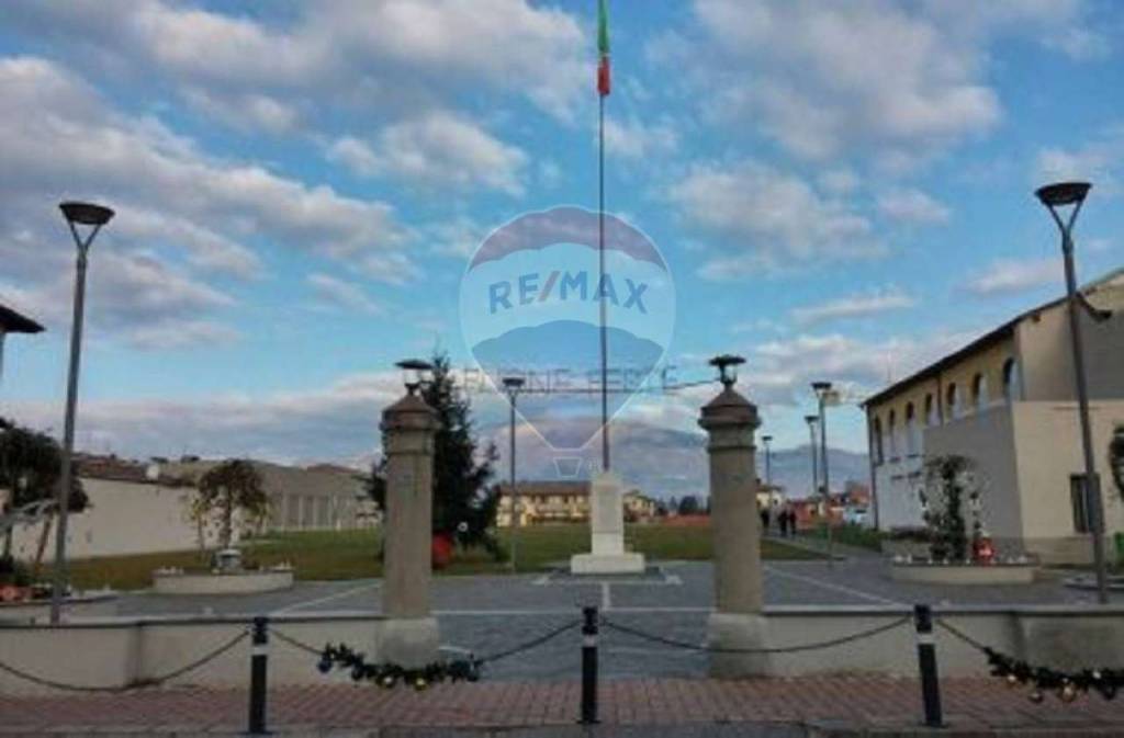 negozio in affitto a Presezzo