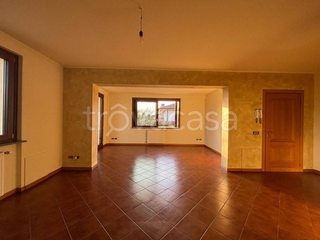 appartamento in affitto a Presezzo