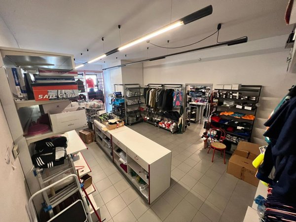 locale commerciale in affitto a Ranica