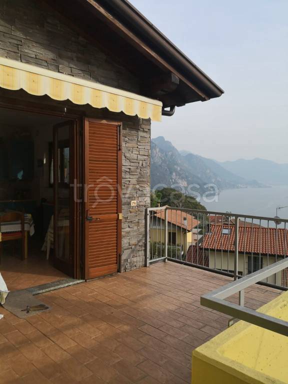 appartamento in affitto a Riva di Solto in zona Zorzino