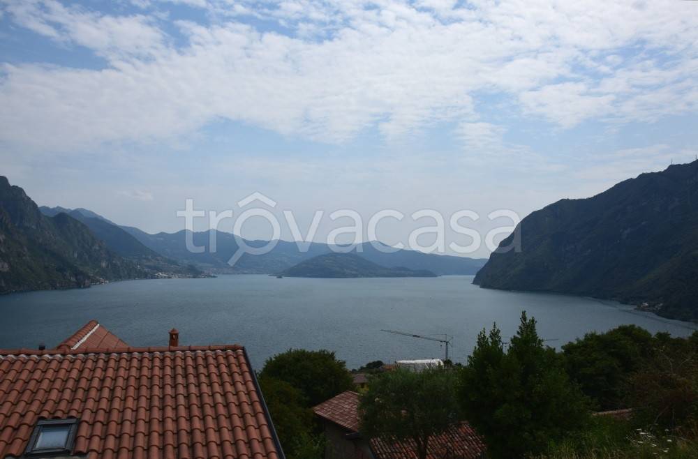 appartamento in affitto a Riva di Solto