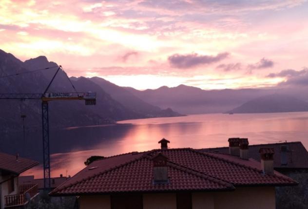 casa indipendente in affitto a Riva di Solto