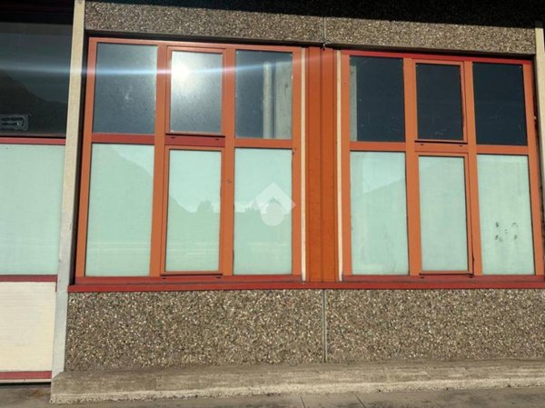locale commerciale in affitto a Rogno