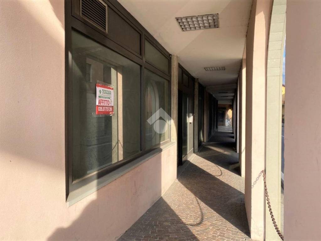 ufficio in affitto a Rogno