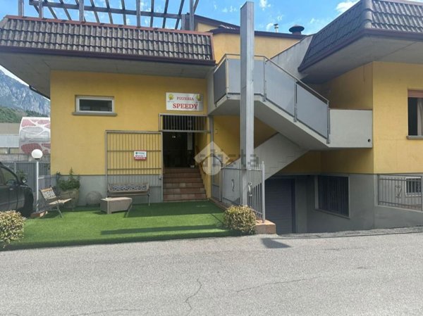 locale commerciale in affitto a Rogno